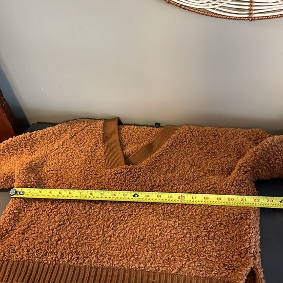 UGG Dreeann Plush Fleece Wool V Neck Sweater NEW - Picture 8 of 8